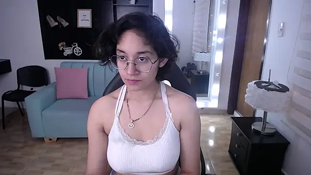 Lili Gomez  online show from 03.11.25