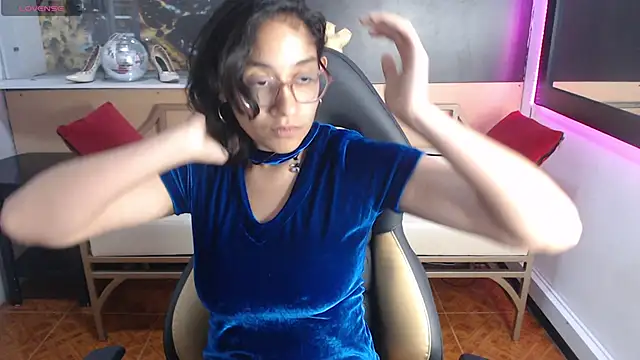 Lili Gomez  online show from 09.10.25