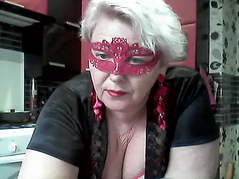 Snapshot of Lisa_Suzie chatting on 04.20.26 Lisa Suzie online show from 04.20.26