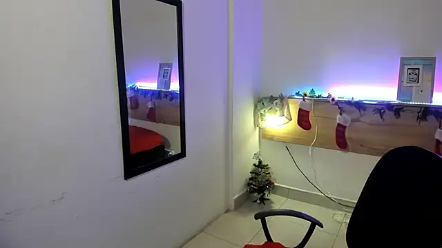 Emyli rousse  online show from 12.28.24