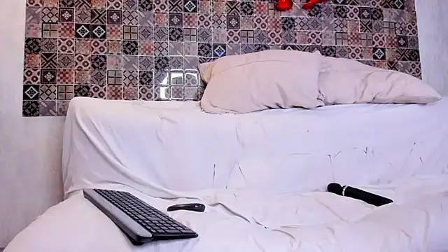 Pamela Johnsonn online show from 02.08.25