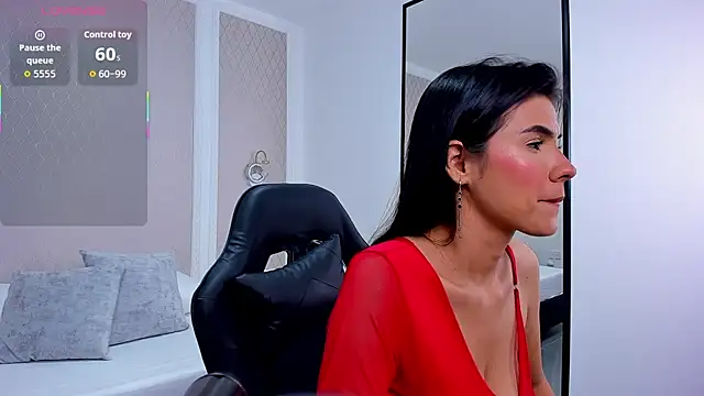 Snapshot of stephanya_ chatting on 10.07.25 stephanya online show from 10.07.25