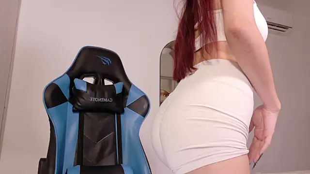 Snapshot of Mishel_Blessing chatting on 10.25.25 Mishel Blessing online show from 10.25.25