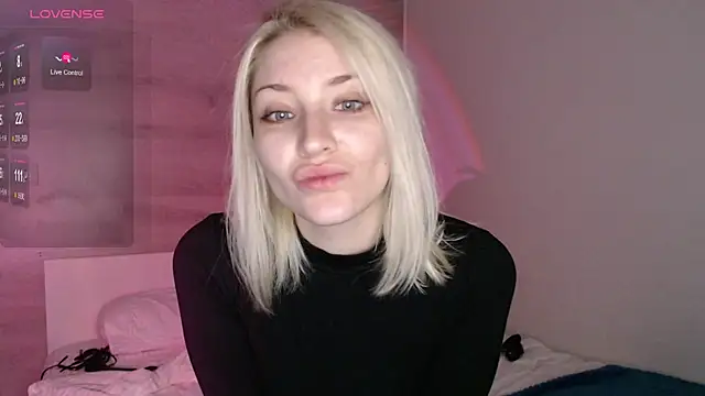 Snapshot of alexa_novak chatting on 11.18.25 alexa novak online show from 11.18.25