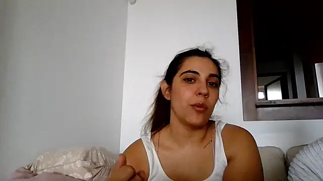 Snapshot of Ursumi1 chatting on 10.15.25 Ursumi1 online show from 10.15.25