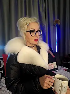 Snapshot of Milforja chatting on 03.04.26 Milforja online show from 03.04.26