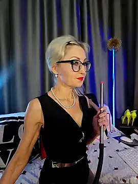 Snapshot of Milforja chatting on 04.30.26 Milforja online show from 04.30.26