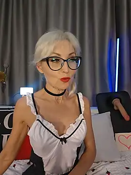Snapshot of Milforja chatting on 05.27.26 Milforja online show from 05.27.26