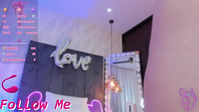 Snapshot of SHARONN____ chatting on 02.26.25 SHARONN     online show from 02.26.25