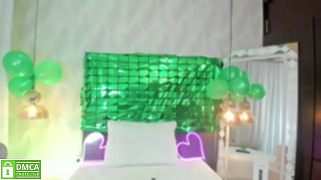 Snapshot of SHARONN____ chatting on 03.18.25 SHARONN     online show from 03.18.25