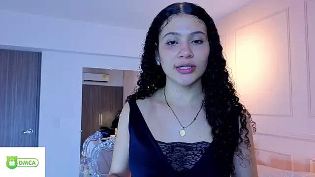 Snapshot of SHARONN____ chatting on 10.22.25 SHARONN     online show from 10.22.25