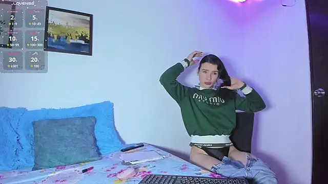 Snapshot of elafranco_ chatting on 11.25.25 elafranco online show from 11.25.25