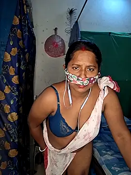 Snapshot of Real_Desi_Couple chatting on 06.19.26 Real Desi Couple online show from 06.19.26