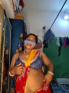 Snapshot of Real_Desi_Couple chatting on 06.21.26 Real Desi Couple online show from 06.21.26