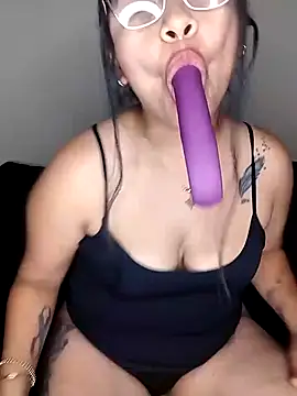 Snapshot of ineliveca chatting on 01.03.25 ineliveca online show from 01.03.25