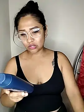 Snapshot of ineliveca chatting on 01.29.25 ineliveca online show from 01.29.25