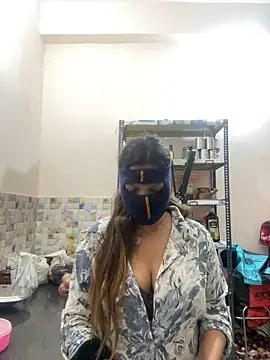 Snapshot of HoneyBearCpl chatting on 02.01.25 HoneyBearCpl online show from 02.01.25