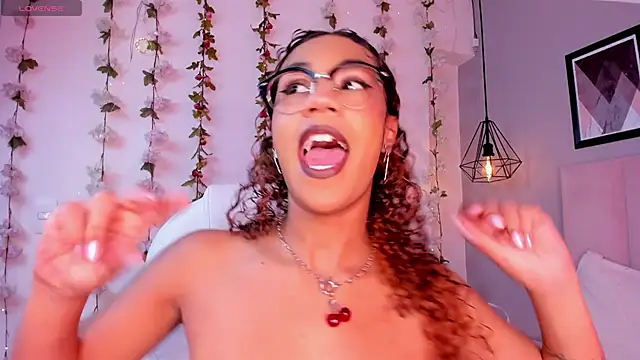 Snapshot of sade_jackson1 chatting on 03.12.25 sade jackson1 online show from 03.12.25