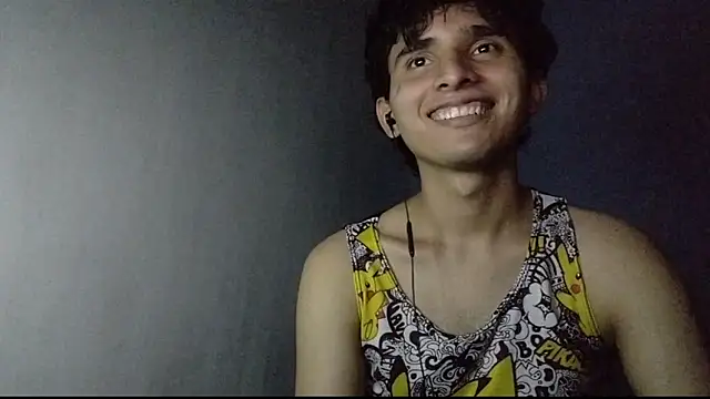 Snapshot of Charley_quin chatting on 03.11.25 Charley quin online show from 03.11.25