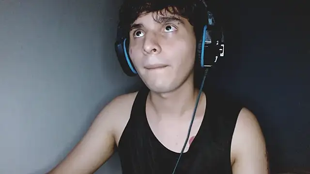 Snapshot of Charley_quin chatting on 10.01.25 Charley quin online show from 10.01.25