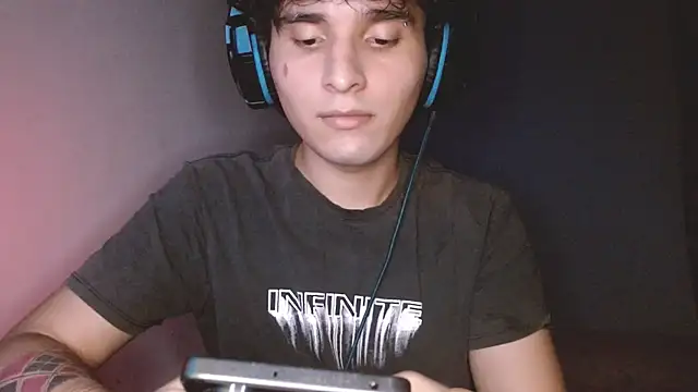 Snapshot of Charley_quin chatting on 10.23.25 Charley quin online show from 10.23.25