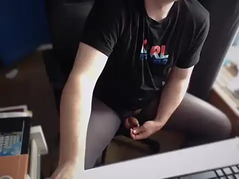 CuteMan33 online show from 10.31.25