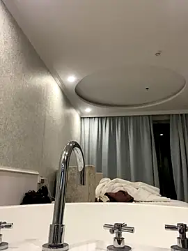 ChuChu1991 online show from 11.30.25