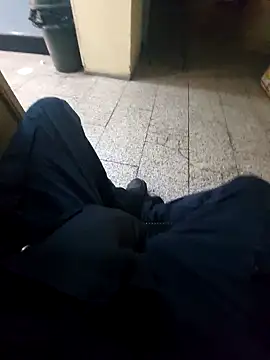 Snapshot of Cuming_Out chatting on 03.04.26 Cuming Out online show from 03.04.26