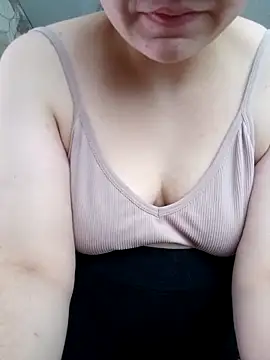 Snapshot of Miranda_Nancy chatting on 11.20.25 Miranda Nancy online show from 11.20.25