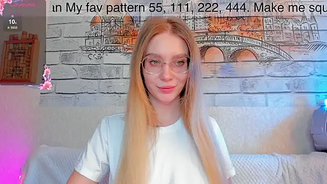 Snapshot of AliceMilman chatting on 02.07.25 AliceMilman online show from 02.07.25