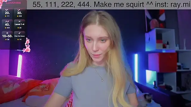 Snapshot of AliceMilman chatting on 03.03.25 AliceMilman online show from 03.03.25