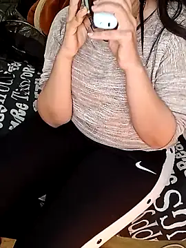 ShadiaStar online show from 02.20.25