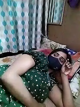 Snapshot of sweety_telugu_couple2027 chatting on 02.05.25 sweety telugu couple2027 online show from 02.05.25