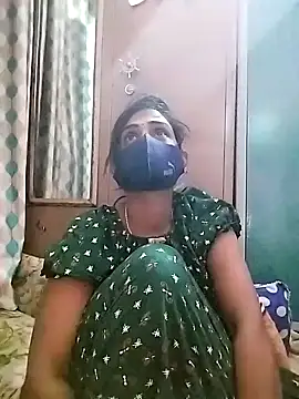 Snapshot of sweety_telugu_couple2027 chatting on 02.05.25 sweety telugu couple2027 online show from 02.05.25