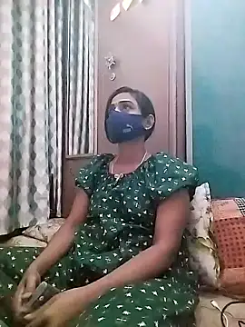 Snapshot of sweety_telugu_couple2027 chatting on 02.08.25 sweety telugu couple2027 online show from 02.08.25