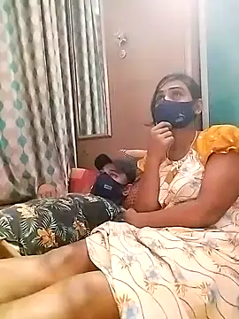 Snapshot of sweety_telugu_couple2027 chatting on 02.10.25 sweety telugu couple2027 online show from 02.10.25