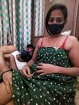 Snapshot of sweety_telugu_couple2027 chatting on 02.18.25 sweety telugu couple2027 online show from 02.18.25