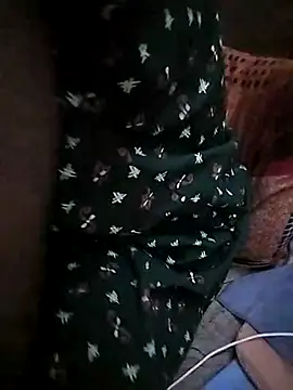 Snapshot of sweety_telugu_couple2027 chatting on 02.18.25 sweety telugu couple2027 online show from 02.18.25