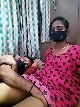 Snapshot of sweety_telugu_couple2027 chatting on 02.19.25 sweety telugu couple2027 online show from 02.19.25