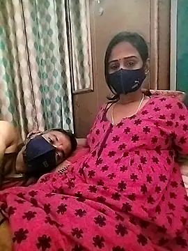 Snapshot of sweety_telugu_couple2027 chatting on 02.19.25 sweety telugu couple2027 online show from 02.19.25