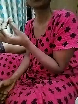 Snapshot of sweety_telugu_couple2027 chatting on 02.22.25 sweety telugu couple2027 online show from 02.22.25