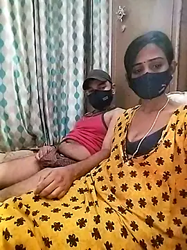 Snapshot of sweety_telugu_couple2027 chatting on 02.23.25 sweety telugu couple2027 online show from 02.23.25