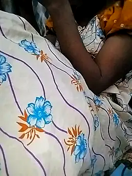 Snapshot of sweety_telugu_couple2027 chatting on 02.27.25 sweety telugu couple2027 online show from 02.27.25