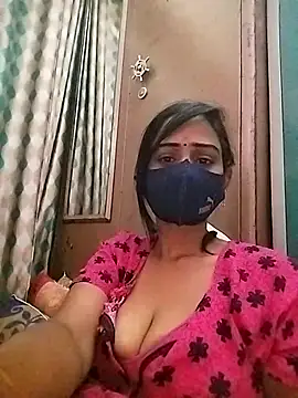 Snapshot of sweety_telugu_couple2027 chatting on 02.28.25 sweety telugu couple2027 online show from 02.28.25