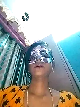 Snapshot of sweety_telugu_couple2027 chatting on 03.01.25 sweety telugu couple2027 online show from 03.01.25