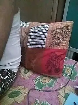 Snapshot of sweety_telugu_couple2027 chatting on 03.06.25 sweety telugu couple2027 online show from 03.06.25