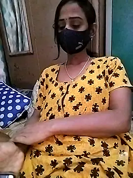 Snapshot of sweety_telugu_couple2027 chatting on 03.08.25 sweety telugu couple2027 online show from 03.08.25