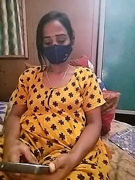 Snapshot of sweety_telugu_couple2027 chatting on 03.10.25 sweety telugu couple2027 online show from 03.10.25