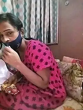 Snapshot of sweety_telugu_couple2027 chatting on 03.13.25 sweety telugu couple2027 online show from 03.13.25