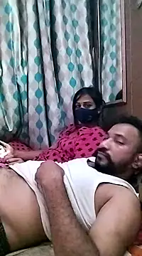 Snapshot of sweety_telugu_couple2027 chatting on 03.13.25 sweety telugu couple2027 online show from 03.13.25